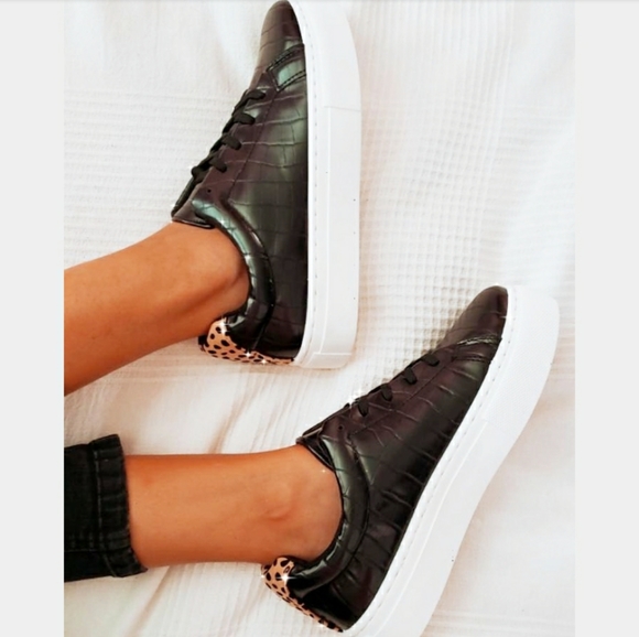 Shoes - 🚨Leopard Sneaker collection// black lace up